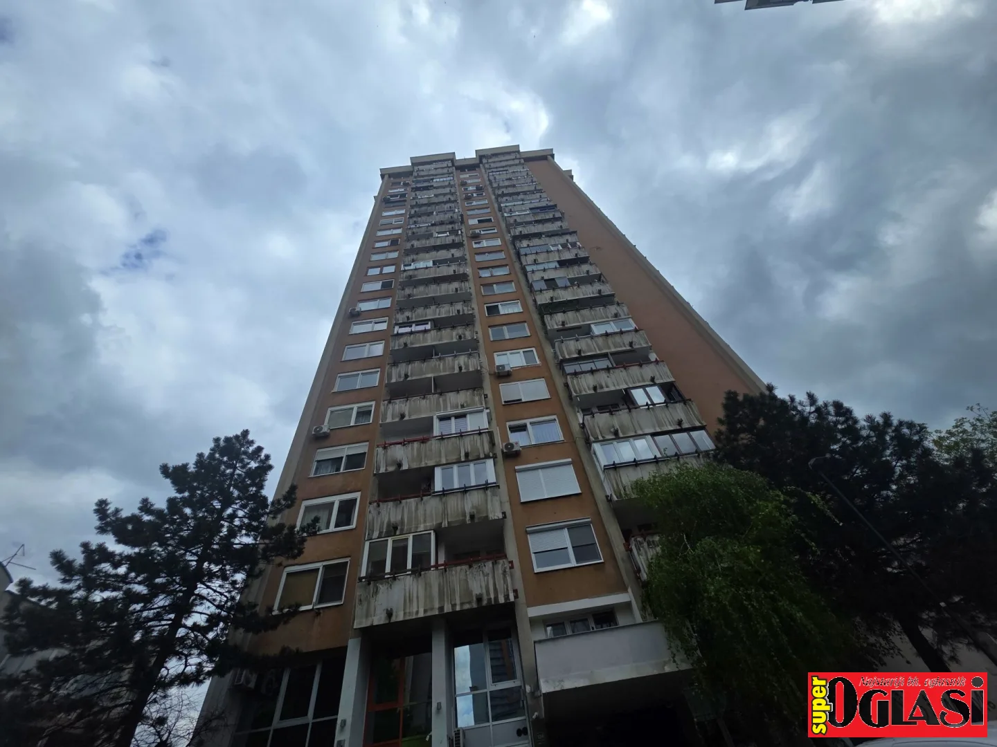 Trosoban namješten stan Hrasno, 71 m2