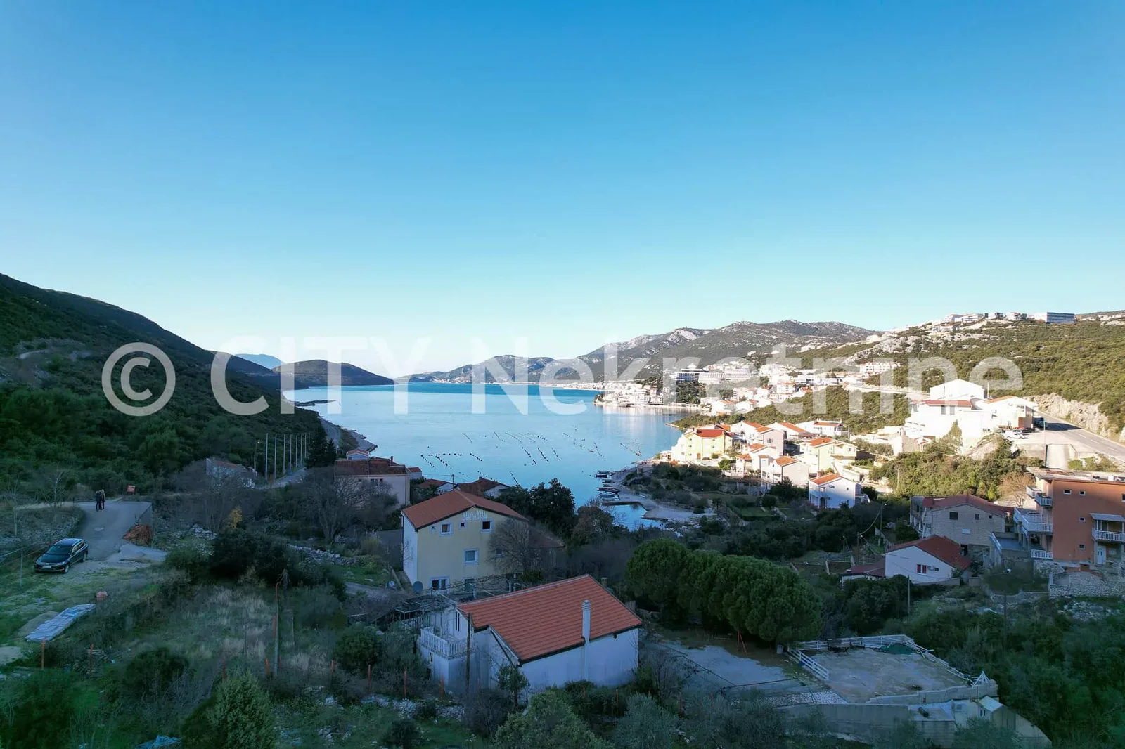 Neum, Jazine, 1.748m2, sa dvije kuće.
