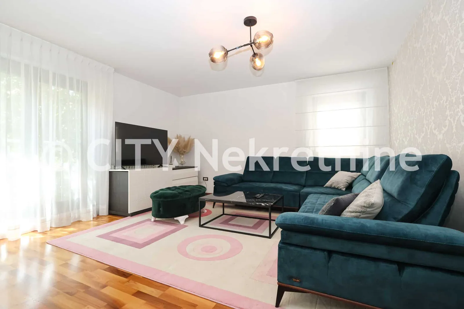 Trosoban namješten stan sa garažom - Centar - Kemal Begova - 80 m2