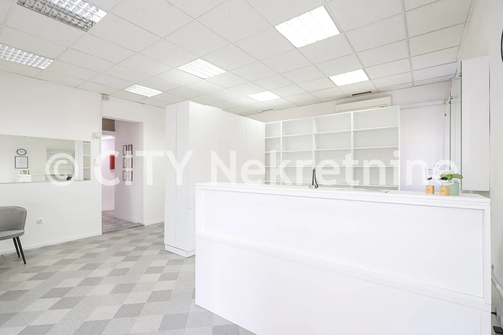 Poslovni prostor - Novo Sarajevo - Pofalići - Socijalno - 51 m2