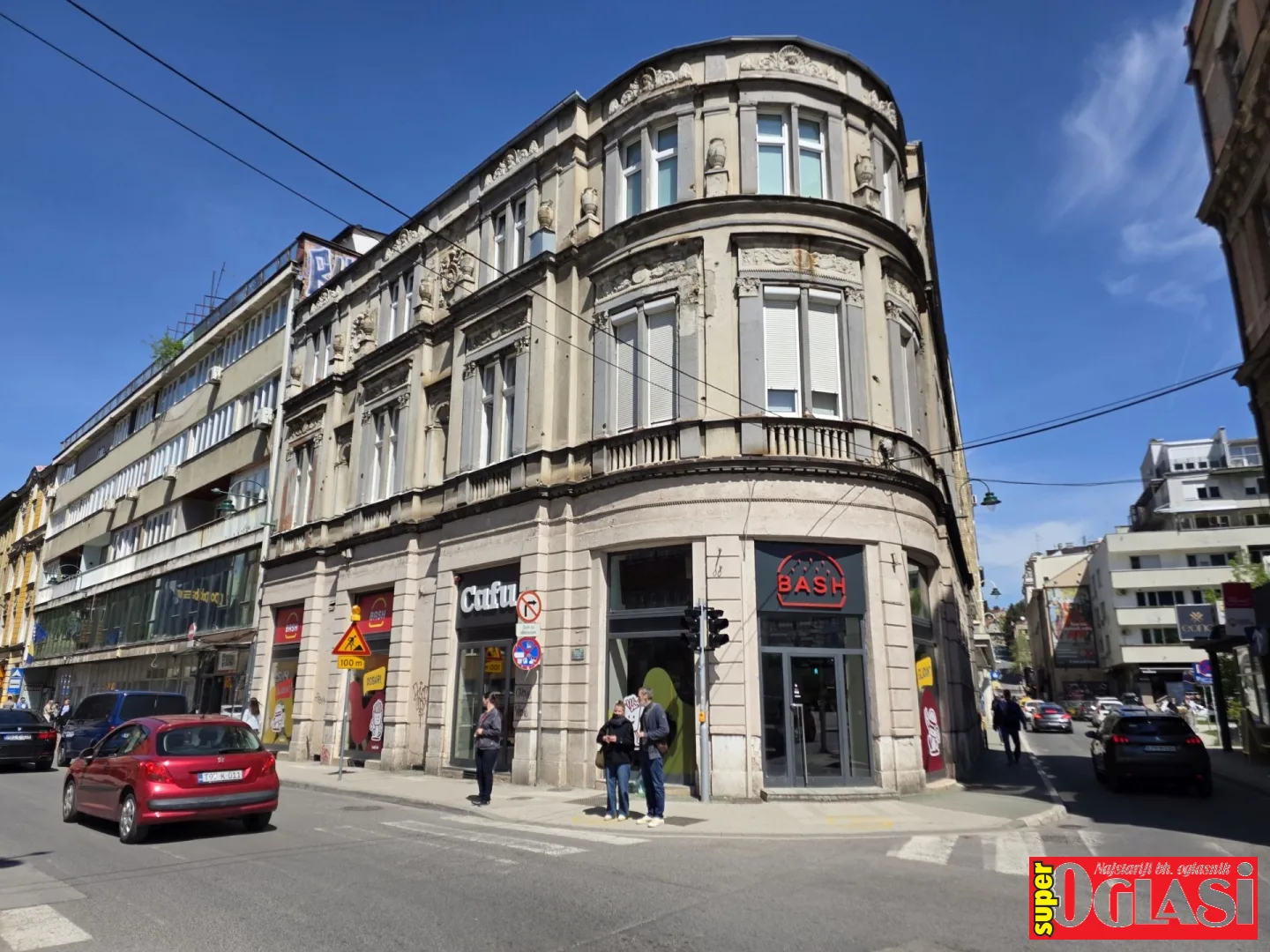 Trosoban renoviran i namješten stan Centar, 80 m2