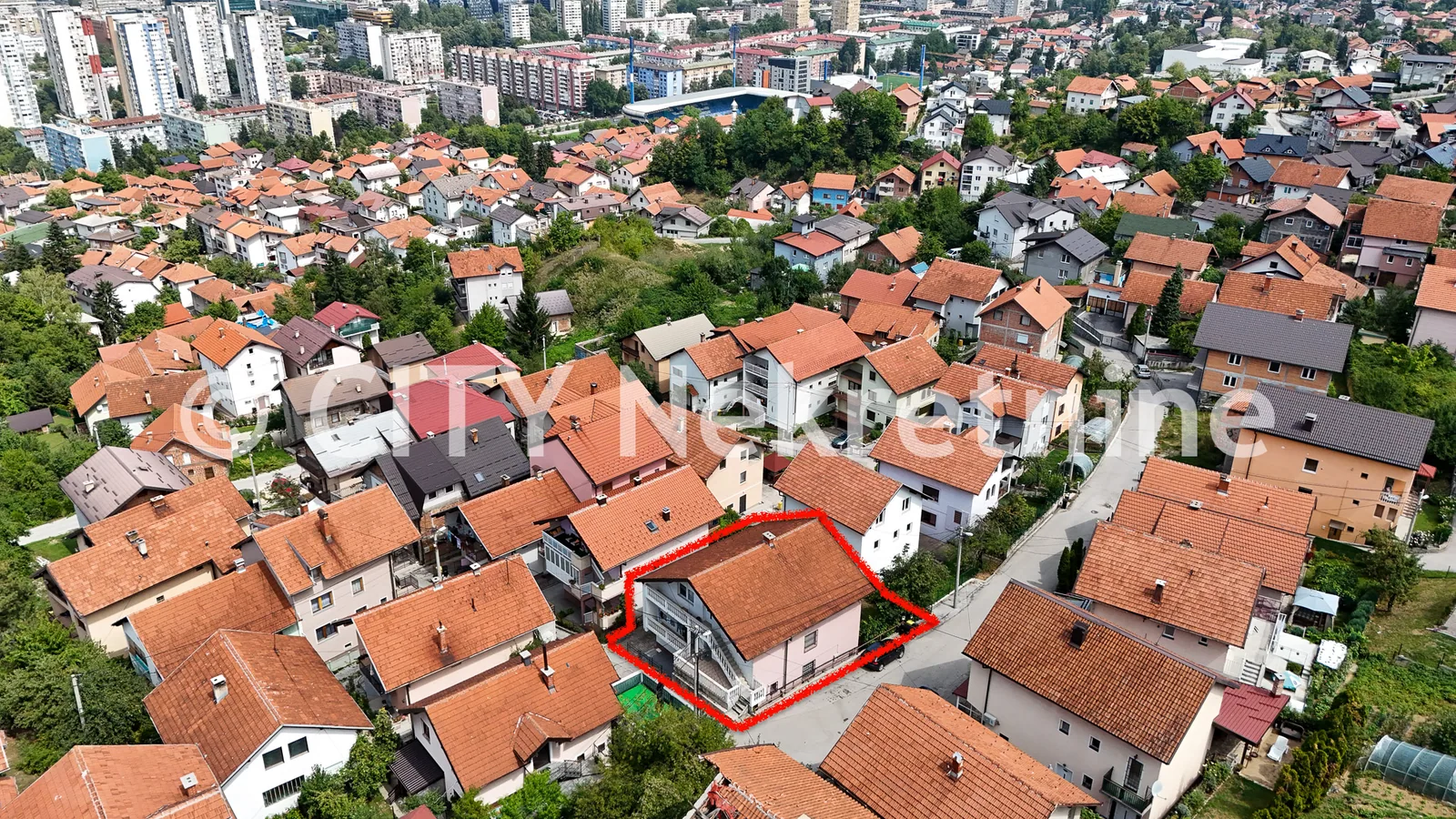 Hrasno Brdo, Posavska, cca 369m2, su+pr+s+pk, zemljište 354m2.