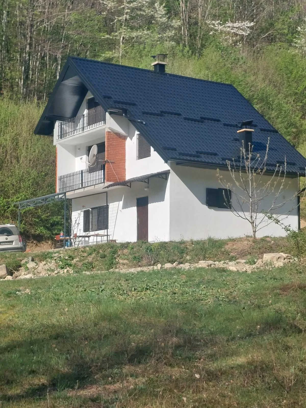 Gacko, 9km od Tjentišta, cca 145m2, pr+s+pk, parcela 700m2.