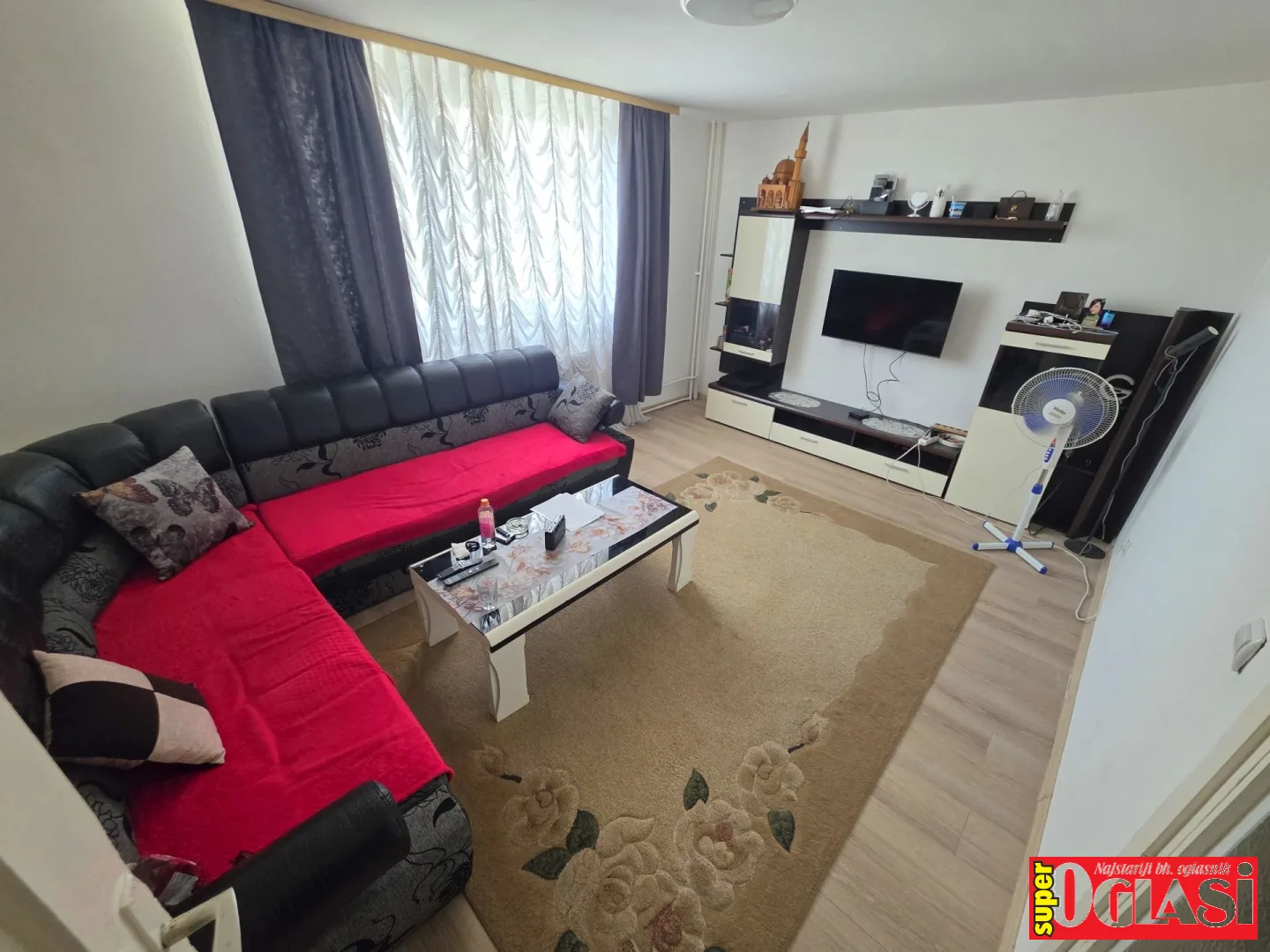 Trosoban stan Alipašino polje, 70  m2