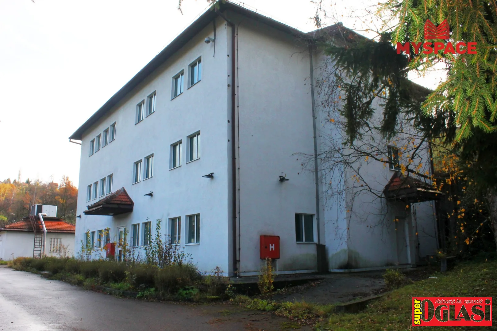 Poslovni objekat sa zemljištem Hotonj, 1200 m2