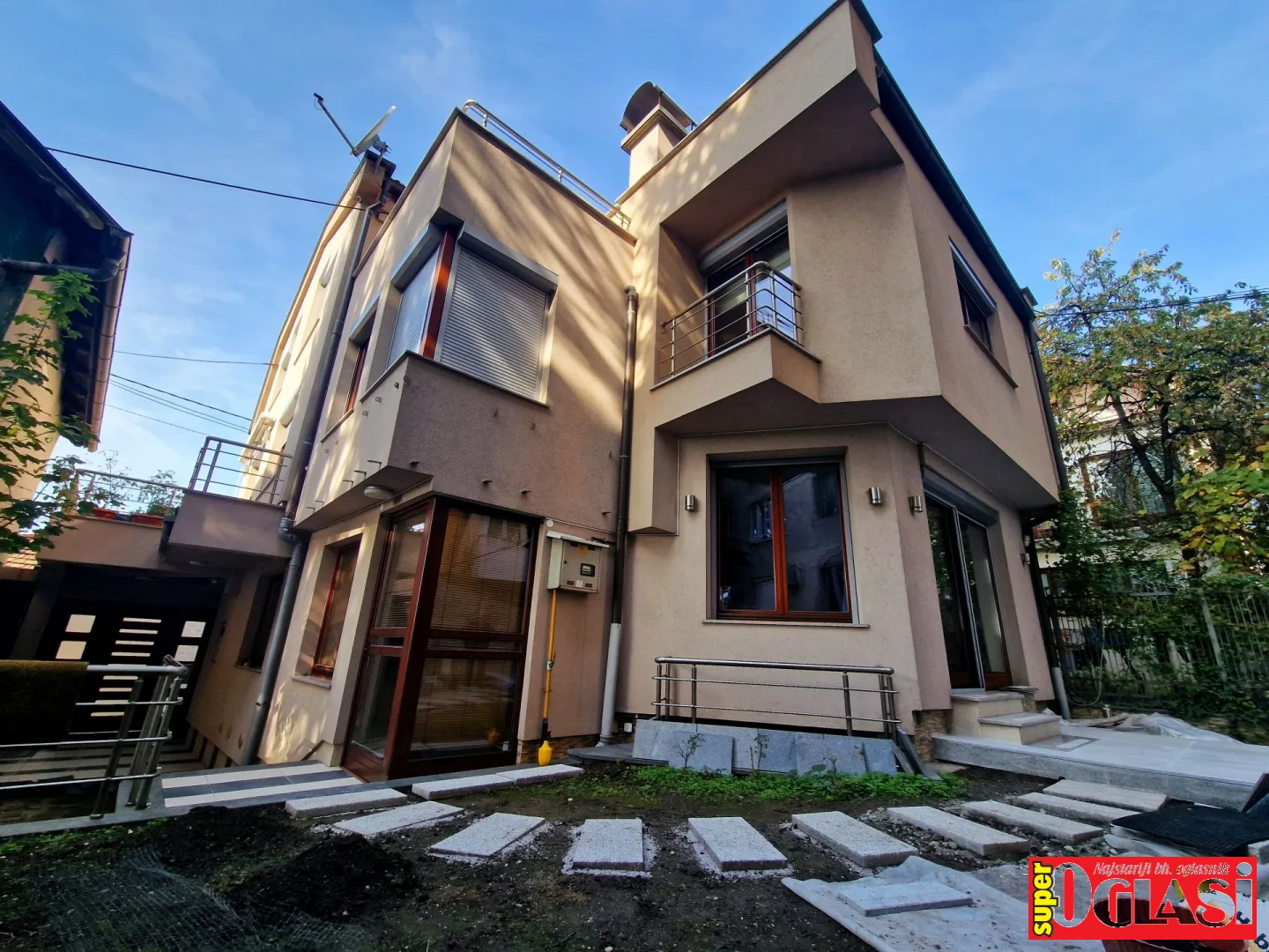 Luksuzna namještena kuća Višnjik, 300 m2